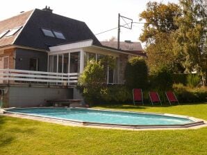 Vakantiehuis Ruim huis met zwembad, sauna, speelruimte, zes slaapkamers en een all-in prijs! - Waimes - image1