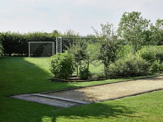 Villa Robertville Outdoor Recording 6