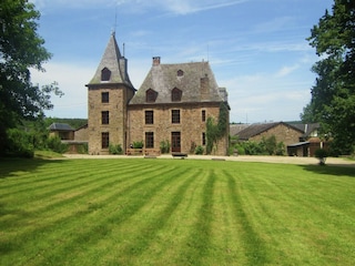 Castle Trois-Ponts Outdoor Recording 12