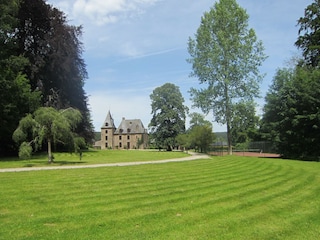 Castle Trois-Ponts Outdoor Recording 4