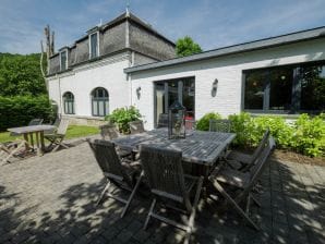 Vakantiehuisje Sfeervol vakantiehuis aan de Maas met buitenzwembad - Hastière - image1