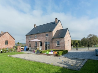 Ferienhaus Doische Außenaufnahme 3