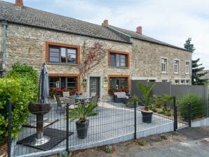 Espaciosa casa de vacaciones con chimenea en Doische, Bélgica - dosche - image1