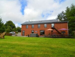 Vakantiehuis Leuke boerderijwoning in Gouvy met een sauna en bubbelbad - Lierneux - image1