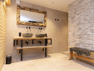 Chalet Manhay Features 11