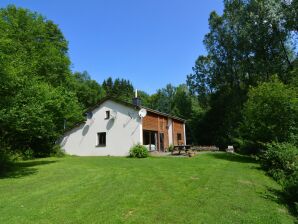 Maison de vacances confortable avec jardin à Noirefontaine - bouillon - image1