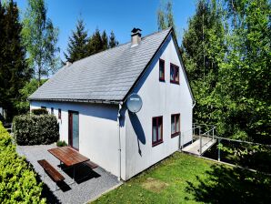 Uitnodigend vakantiehuis in Masbourg met sauna en jacuzzi - Nassogne - image1