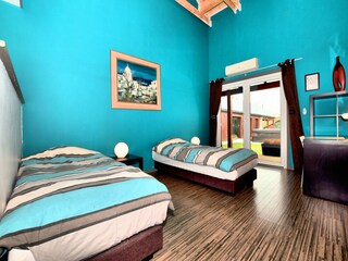 Villa Manhay Características 25