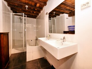 Farmhouse Tenneville Features 17