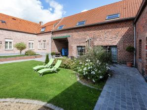 Ferienhaus Geräumiges Cottage am See in Le Bizet - Kemmel - image1