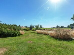 Boerderij Sfeervolle, geschakelde vakantiewoning op het erf van een typisch Vlaamse hoeve - Poperinge - image1