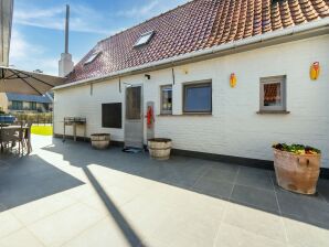 Beautiful Farmhouse in Beveren-aan-den-IJzer with Terrace - Veurne - image1