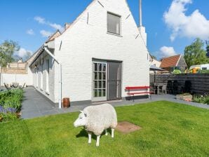 Beautiful Farmhouse in Beveren-aan-den-IJzer with Terrace - Veurne - image1