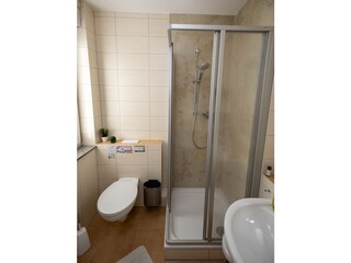 neue Dusche- Ansicht Bad