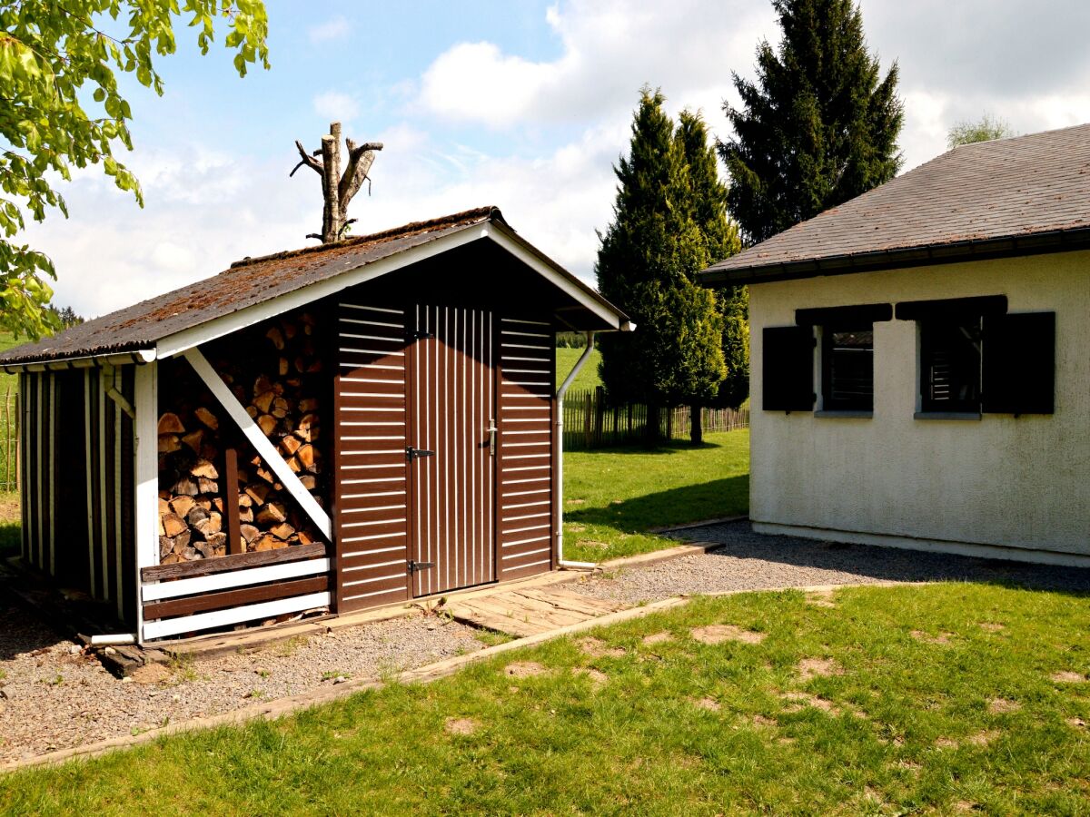 Ferienhaus Bièvre Außenaufnahme 6