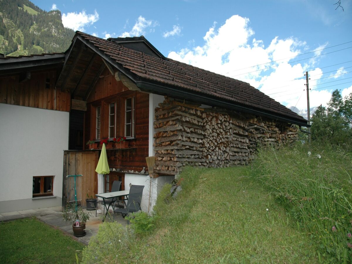 Ferienhaus Frutigen Außenaufnahme 2