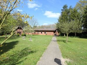 appartement in Kirchdorf met een zwembad en tuin - Bahrenborstel - image1