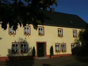 Cottage Snug Apartment in Morbach-Riedenburg with Terrace - Deuselbach - image1