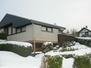 Ferienhaus Ruhiger Bungalow am Hennesee mit Terrasse - Meschede - image1