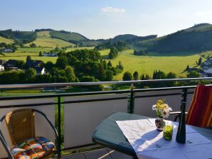Sereen appartement in Meschede in Sauerland met een balkon - Eslohe - image1
