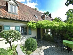 Holiday house Cosy holiday home with gazebo - Weißenburg - image1