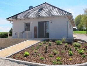 Holiday house Apartment in Kleinwinklarn with terrace - Neunburg vorm Wald - image1