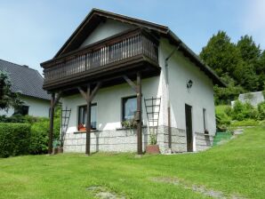 Ferienhaus Familienfreundliches Waldhaus
