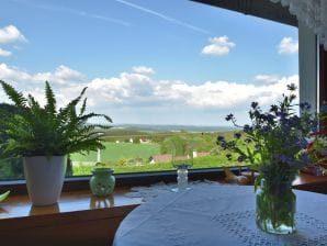 Holiday house Attraktives Ferienhaus in Oehrenstock mit Garten - Oehrenstock - image1