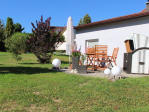 Holiday house Modern Holiday Home in Schwarzhausen Near Forest - Emsetal - image1