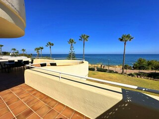 spacious terrace w. panoramic seaviews