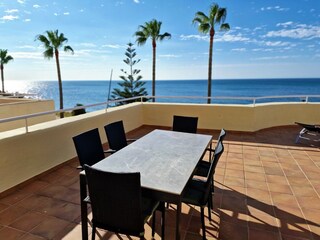 grosse Terrasse mit Panorama-Aussicht