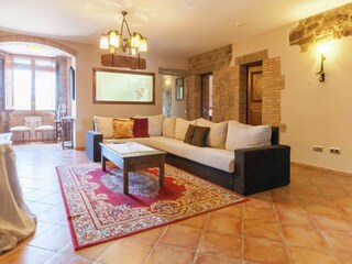 Cottage Cardona Features 28