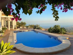 Villa isolée avec piscine privée à Arenas - Arènes - image1