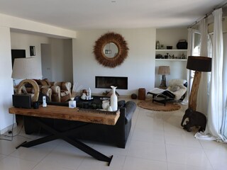 Villa Grasse Features 28