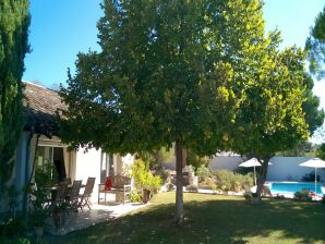 Villa en Campagnan con piscina y viñedos