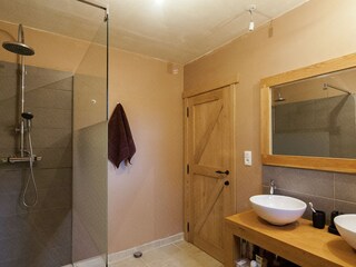 Ferienhaus Laval-sur-Luzège Ausstattung 12