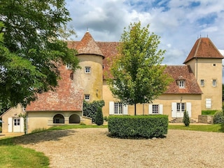 Kasteel Lurcy-Lévis Buitenaudio-opname 13