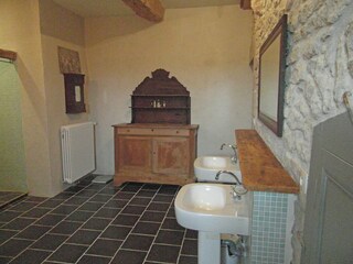 Castello Lurcy-Lévis Caratteristiche 32