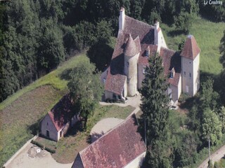 Schloss Lurcy-Lévis Außenaufnahme 3
