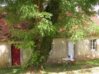 Schloss Lurcy-Lévis Außenaufnahme 5