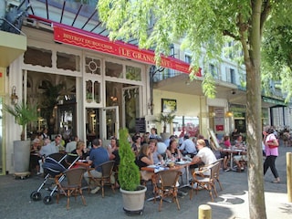 Schloss Lurcy-Lévis Umgebung 37