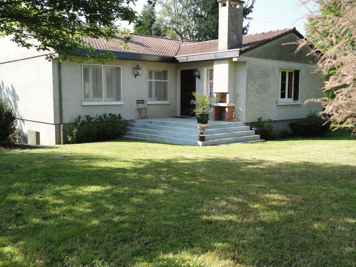 Maison de vacances Saint-Priest-en-Murat Enregistrement extérieur 1