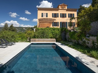 Villa Grasse Outdoor Recording 1