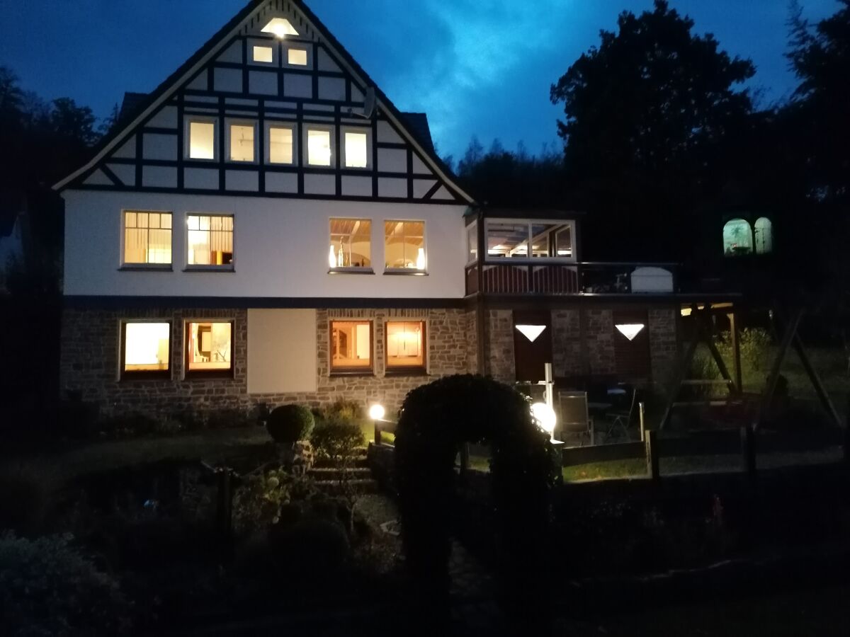 Unser Haus bei Nacht