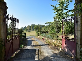 Ferienhaus Nanthiat Außenaufnahme 6