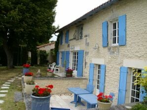 Maison de vacances spacieuse avec piscine à Lusignac - Lusignac - image1