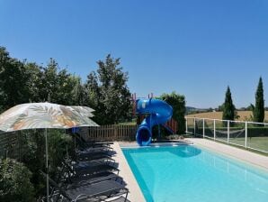 Holiday house Spacious holiday home with pool in Lusignac - Lusignac - image1