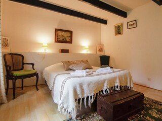 Cottage Issac Features 21