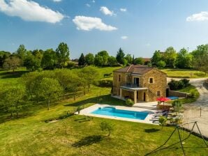 Casa per le vacanze Bella casa vacanze a Mazeyrolles con piscina - Mazeyrolles - image1