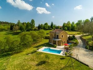 Maison de vacances paisible avec piscine - Mazeyrolles - image1